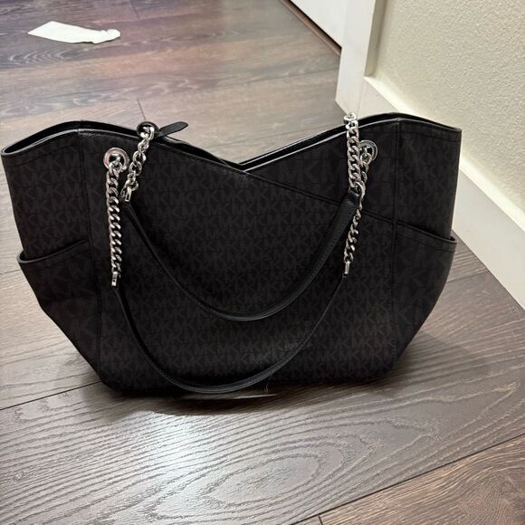 Michael Kors Women’s Large Black Jet Set Chain Handbag Purse - Picture 2 of 6